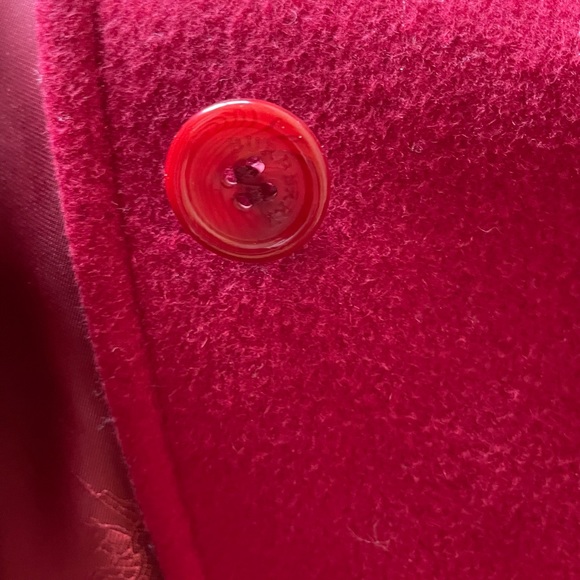 Burberry cashmere/wool blend red coat, button down with belt, size 2. - Picture 7 of 7